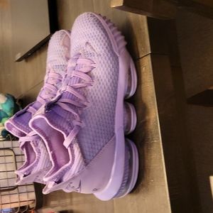 Mens LeBron Basketball shoes